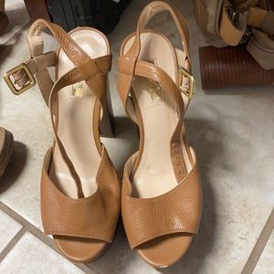 Cognac guess heel sz 7.5. Worn only a handful of times.